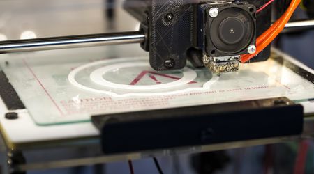 Ein 3D-Drucker beim Drucken